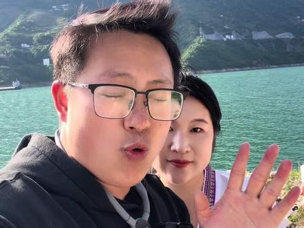 自驾G348,不要错过新滩渡口-宜昌小众打卡点! 体验快消失的三峡轮渡,来屈原老家吃1元/斤超甜的夏金橙子 #三峡 #新滩渡口 #宜昌 #顺哥夫妇 #宜昌一座来电的城市