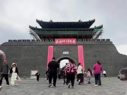 那些突然闯入镜头的路人,也许是一个有趣的灵魂#那些年那些人 #开心面对每一天