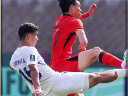 乌兹别克“克星”竟是中国 近期,从U19到U23,中国男足各级青年军竟对乌兹别克斯坦实现“连杀”!这支昔日让我们头疼的强硬对手,仿佛一夜之间褪去神秘。是偶然爆发,还是青训深耕的必然?连胜背后,是否预示着未来亚洲格局生变?#实况足球手游 #易球成名计划 #实况足球online #各个国字号均战胜乌兹别克 #中国足球