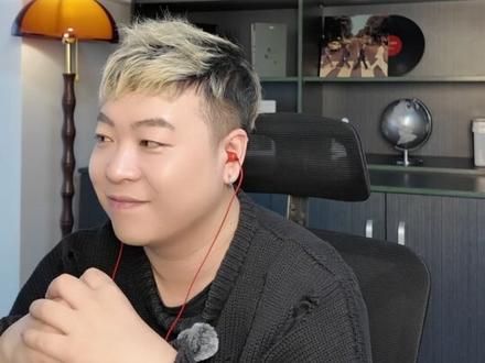 张艺兴 《大花轿》 掀起了一波考古热潮,经典歌曲,跟上了时代的脚步,永远传唱#张艺兴 #大花轿 #reaction #乐评计划 #张艺兴大花轿