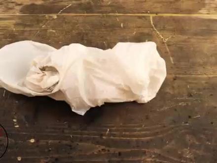 老物修复4-生锈左轮手枪38特殊版 #修复 #老物件翻新 #收藏爱好者 #技术分享#国外合法拍摄国内请勿模仿在这个枪支修复视频中,我要去除一把枪模型上的锈迹:Astra Cadix 38 Special,这把枪注定要被拆除,所以我花了 100 欧元买下了它。我以为这把枪损坏得很严重,而且我不认为我可以修复它,但在修复枪后我成功地完全去除了枪上的锈迹。这把枪的修复难度很大,但是很难将这把枪彻底拆解,这把枪的修复就完美完成了。
我不会用修复后的枪进行射击测试,因为我必须先检查修复后的枪是否可以安全射击,并且在我手中不会爆炸
我用自制的仪器进行每一个过程,例如热蓝,镀镍,以廉价的方式修复枪。
在枪修复视频的最后,枪看起来就像新的一样。