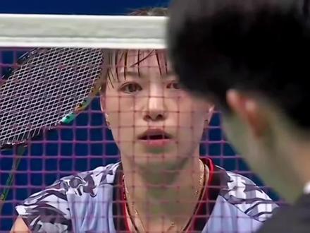 张姝贤/郑雨2:0日本组合,锁定胜局,总比分3:1,中国女团挺进决赛👍🏻#2023杭州亚运会羽毛球女子团体#张姝贤 郑雨#亚运会羽毛球赛况 #相约美达