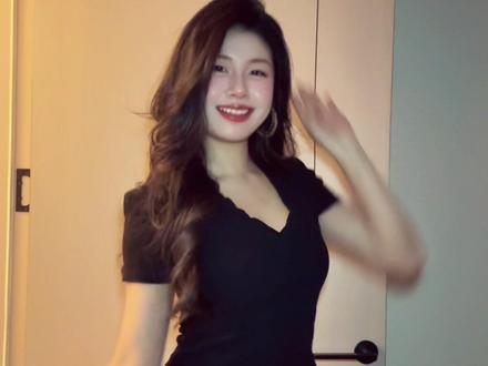 小皮裙大波浪~#变装 #野狼disco #妈咪摇