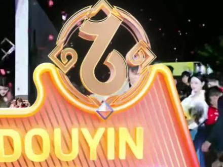 灰灰结婚小月琴和向云天都来参加啦,但是向云天看见小月琴紧张然后没有自信,上到舞台赶紧就跑下去了#哈哈哈哈娱乐一下 @灰姑娘孔德攀3月23号24号结婚幺哥阿朱