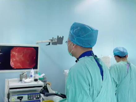 50多岁#苏州 大哥经常#腹痛 大便有血,不放心过来做#肠镜 检查,发现是#溃疡性结肠炎