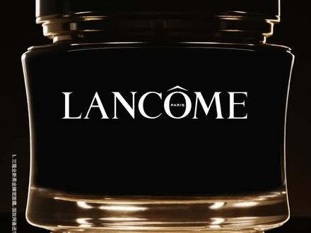 👩🏼🔬跟随兰蔻资深护肤品研发科学家Chloe Delaunay的讲述
一起深入了解
🌟兰蔻黑金面霜 兼顾非凡功效与绝妙感官体验的前沿配方
✔️我们历经4年、150次试验,专研紧塑精华网技术,配合高精度生产过程,将轻盈的水相精华与滋养的油相精华精密交织,最终打造出一种触感弹润、深层滋养又宛若轻薄面纱般的肤感
✔️专研全新活性成分「黑金肌源因子」,与永盛玫瑰凝萃相结合激活肌肤年轻之芯NAD+,已被证明能对14项肌肤年轻参数起到正向影响作用
✔️每一件黑金系列的产品都经过精心设计,从按摩工具到香味,创造出令人放松的护肤仪式,以此协助调整让NAD+水平下降的生活状态,如压力和缺少睡眠,帮助肌肤年轻长续
#兰蔻黑金面霜#兰蔻黑金臻宠系列