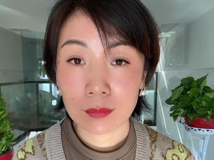 不用花💰在家就能白转黑,小方法分享给大家#白发变黑发 #养发护发 #告别2022展望2023 #白发人不用染发了