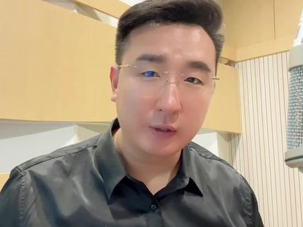 浪里马淮安的套路向来都是苏南挣分苏北花,这个经典魔咒此番能否就此打破?榜一大哥盐城能否延续不败神话?这场榜首争夺战,我浅测一下:浪里马小胜1:0盐城!#苏超 #淮安队vs盐城队 #淮安队 #盐城队 #江苏十三太保