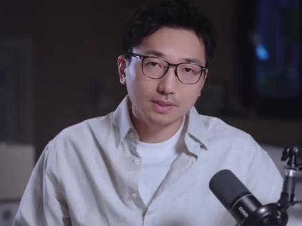 豆包收费,何为这么着急? 听AI胡说八道也要开始收费了。最近豆包更新了它的付费政策,最高5088一年。明知用户这么无情,豆包为什么这么着急要去收钱呢? 未来AI应用真正的护城河到底是什么? 今天我们一层层剥开看。#豆包付费#豆包#千问#元宝#DeepSeek