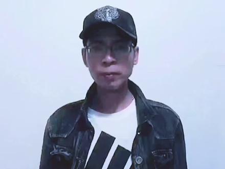 #卖豆腐馍#模板 想要换上你的脸吗?带上你的照片或视频跟我一起操作#换脸 #表情包 #轻而易剪