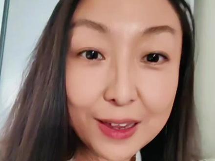 #牢A #香水 最近几天牢A的视频火爆全网,他说的很多事我们普通人接触不到,就算是真的我们普通大众不一定接触的到。所以你真的要不经思考的就扔掉你梳妆台上的瓶瓶罐罐吗?再次呼吁国产香氛加把劲生产出更多更好闻的香水,最好都有10毫升左右体验装,让我们能一次多买几个不同的味道。