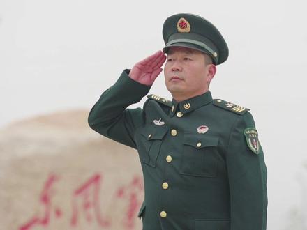 30年兵龄的老兵朱庆喜退休了
