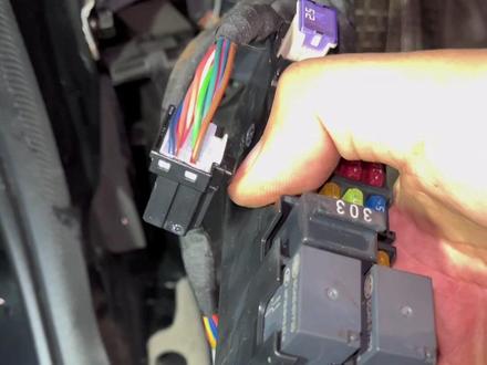 暴雨导致奔腾X80天窗漏水 车辆无法启动无法断电 喇叭长鸣 故障灯全亮#昔阳维修保养#汽车电路