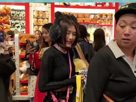 秦岚你真的我哭鼠,嗓子都这样了还拉满情绪价值,想着夸胡先煦!#秦岚 #胡先煦 #花儿与少年丝路季