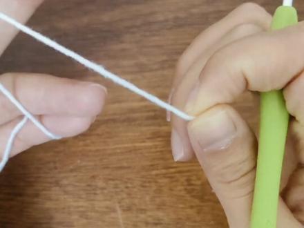 蓝色樱桃草莓糖糖兔钩织教程1