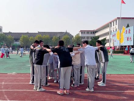 《家有儿女》➕《good time》运动会串烧舞蹈
#运动会开幕式 #操场上从来不缺舞者 #校园活力
