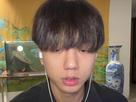 最后再替互联网上所有是用声卡喊麦的主播以及本人打抱不平 我们喊麦用的声卡只能调节声音大小 均衡 混响以及给声音无限放大 喊麦的技巧是练出来的跟声卡没有任何关系 有的人会说无声卡跟普通人也差不多啊 是因为你们没有接触过这个圈子 一些细微的东西你们不会听也听不出来