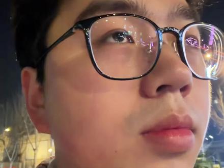 四组提示词你的豆包秒变私人顶级搞钱鬼才。#ai #ai内容 #未来已来AI创意大比拼 @人民日报 #流量玩家 #跟着大光用Ai升级 @大光真的很正常