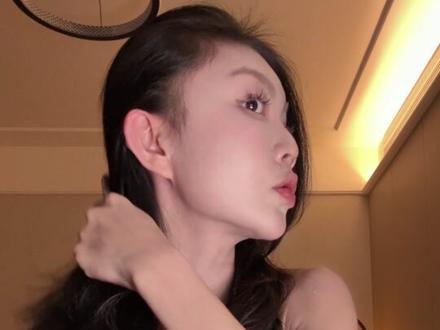 又精致又好用!小小一个外出带着也很方便~#FUNF #发梳 #精致女生必备 #时尚单品 #时尚饰品