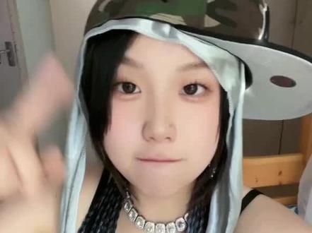 两年前俺做第一次写歌 写了一半的demo 🥺现在看也觉得可爱死了#女rapper #说唱 #反差