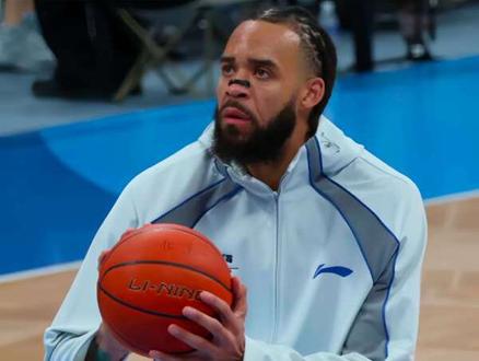 麦基终于迎来了首秀,拿下12分还算可以吧#dou来cba #北京男篮 #麦基