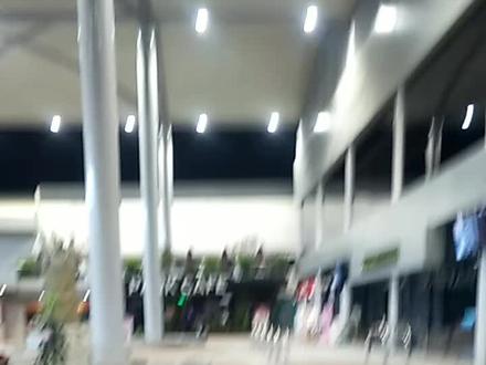 柬埔寨机场好黑暗,转个机还要收小费,落地签费,微信支付宝对他们不管用,机场工作人员太度超级差,只认美金,人民币
