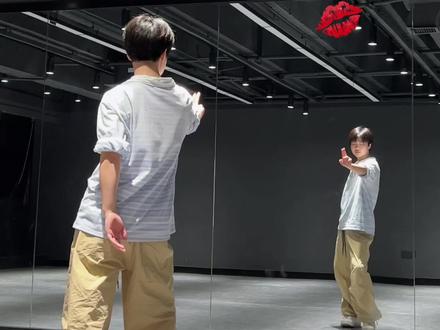 我春游的时候要拍一个这个🏸#illseeyoutheretomorrow #TXT #舞蹈教学 #抖音潮流舞蹈大赛 #kpop @DOU+小助手 @DOU+上热门 @TOMORROW X TOGETHER ☀️