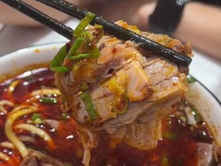 真实测评沪上兰州牛肉面天花板,金强vs德元,到底哪家强#上海兰州牛肉面 #兰州牛肉面 #上海美食 #上海美食vlog