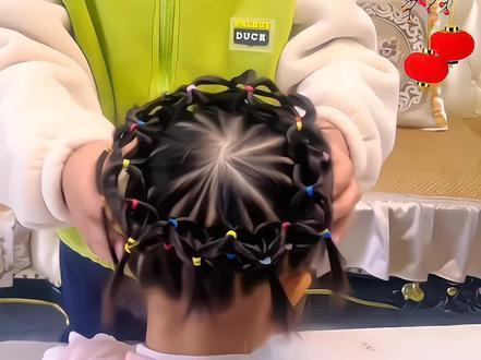 女儿的过年公主头发型扎法!#过年发型 #新年发型 #头饰发饰 #蝴蝶结发夹 #发型分享