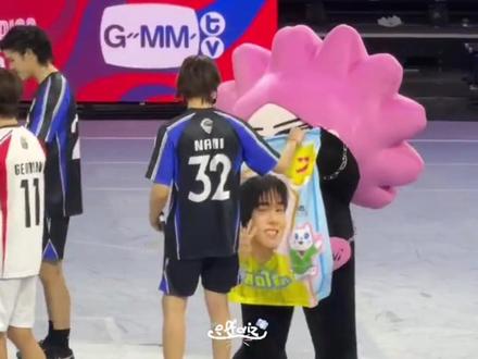 neona虽然平时有点调皮 但是有爸爸会教育她呀
在爸爸身边nina就是最乖的宝宝#skynani #nani #neona #gmm运动会2025 #gmm娃娃