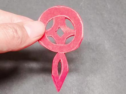 一张红纸,一把剪刀,剪出新年好兆头!✨ 这个元旦,和孩子一起动手做窗花吧,简单又有趣! #剪纸 #元旦#幼儿园手工#元旦剪纸 #窗花