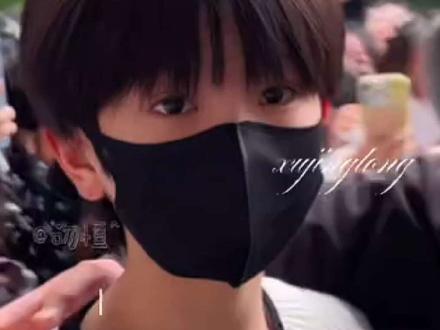 你怎么去时代峰峻了?!…#陈璟翊#时代峰峻#未公开 #陈璟翊