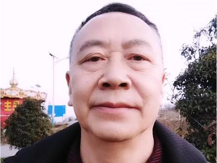 家从来不是一个人的独角戏,男人是根,女人是魂,只要互相包容,相互搀扶才是一个完整的家#夫妻相处之道 #男人的担当