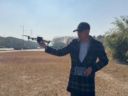 手持起降无人机方法 手上起降无人机,相信很多人都学了不少方法,今天教一个最简单的方法#手持起降 #无人机