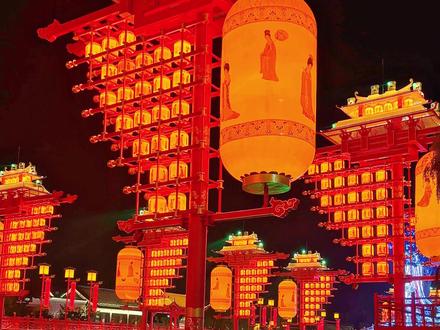 观“唐”灯,逛唐街,赶唐集,这里不是真的穿越了唐朝,这里是河头老街!#当国庆遇上丰南河頭老街 #这么近那么美国庆到河頭老街游船戏水 #景区打卡 #国庆去哪玩 #唐山