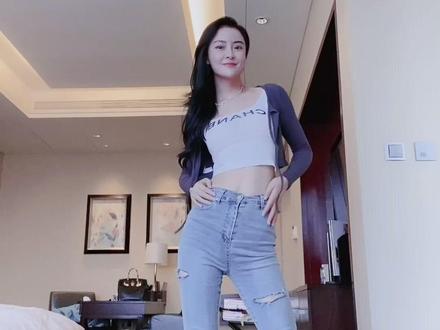 那么个跳个舞。蹲下真是费劲。@抖音小助手