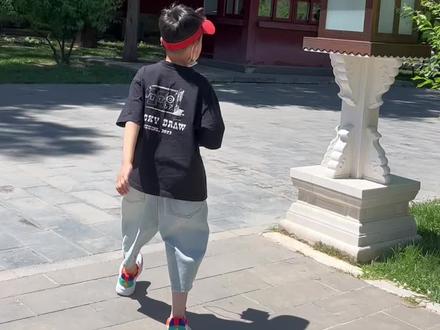 给我科普之:电子讲解器怎么用、明清时期,紫禁城里的报警器、什么是日晷,边走边探索……精力是真旺盛,为娘的腿都要走细了😹#北京 #故宫博物院 #古建筑之美