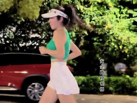 特步 160X5.0真实测评,昨天20公里配速 453,和3·0相比鞋楦加宽不压脚背,鞋面更透气,,中底回弹更好,碳板稳定加强了,轻松驾驭配速4分-5:30没问题,比赛训练放心入井跑鞋推荐 #马拉松 #特步160x5.0 #汗水不会辜负你@抖音小助手