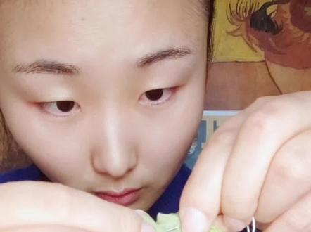 课文《风向袋的制作》制作过程。掏马桶的粗铁丝,细铁丝是跟门窗店乞讨的,扫把杆子代替竹竿,站在满是人的广场等风来#五年级上册语文 #手工制作