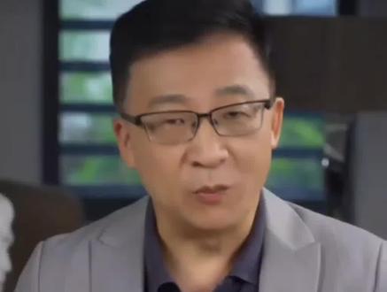 杨锐认为刀郎的新歌不仅仅是音乐作品,其歌词或意境中蕴含了深层的含义、隐喻或社会观察,值得细细品味 ☘️☘️☘️