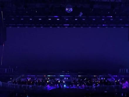 永恒开端演唱会24日大屏版2.0 为了保证分辨率只好拆开上传
我们家每次演唱会都夯到爆!无论舞美,服化道还是音响音响效果!大屏也有自己的故事!4只虽然有3 只初学者,但他们都有肉眼可见的进步!7