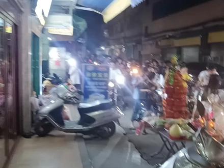 这个就是周田镇,的中秋节。