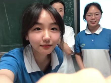 打板之后即是绝版! #高考前的最后一节课 #能记一辈子的高中生活 #女高中生