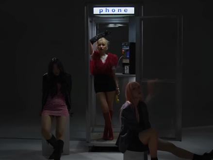 田小娟,BIBI,李英智合作曲,有人说喜欢死她们三个女土匪了,哈哈哈!🤩