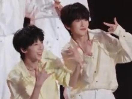 奇文随舞 只对你有感觉 不和你们闹了我产复活了#左奇函杨博文 #只对你有感觉 #舞台 #追星 #养成系