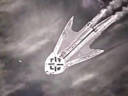 地狱火导弹打中UFO,结果被被弹开了?也门上空发生首次公开 #UFO #不明飞行物 #未解之谜 #奇闻异事 #神秘事件
从1996年哥伦比亚的“布加球体”,到2025年也门导弹的直接命中无效!美国军方公布了一段令人窒息的视频:一架无人机向低空飞行的发光物体发射地狱火导弹,结果目标毫发无伤,继续飞行!这不是科幻片,这是发生在现实空域的对抗。瑞士CERN上空为何频繁出现观察者?墨西哥的波波卡特佩特火山里到底藏着什么?这些无视物理法则的“访客”,究竟是来观察我们的科技进程,还是在接回它们的同类?最后一个镜头,可能会让你今晚不敢抬头看天空。