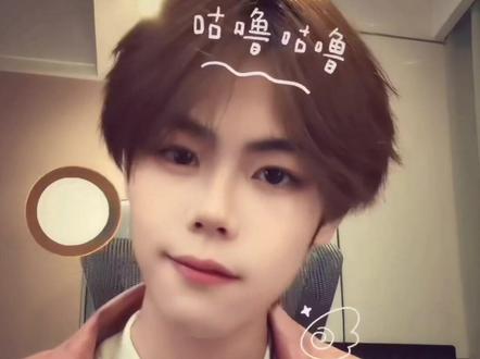 我的脸不受控制了#李太白 #悬浮球挑战 #萌 #青莲剑仙