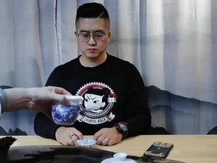 别人🚬盒中倒插一根烟,不要接,意为许愿🚬 表示对他人尊重#社交礼仪 @抖音小助手 @DOU+小助手