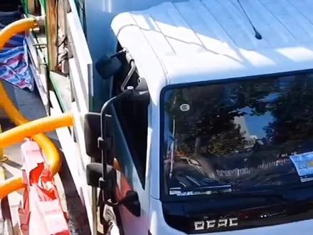 #吸污净化车 本公司新型蓝牌车下线,C1就可驾驶,城市环保清掏。可处理粪便污泥隔油池。#环卫车厂家