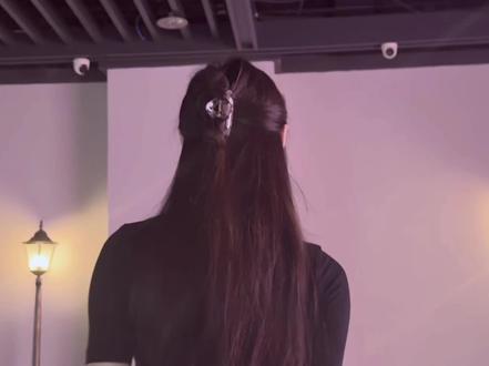 小皮裙 没卷大波浪版 #野狼disco #小皮裙 #miko原创 #野狼disco御姐背影杀挑战 #抖音热门舞蹈计划